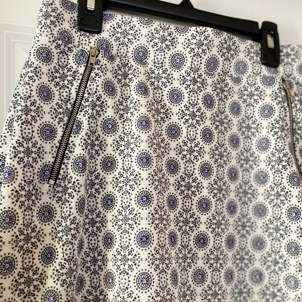 Le Lis Maura Zip Pocket Detail Skirt